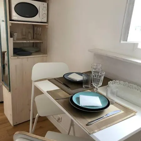 アパート Esprit ベルサイユ